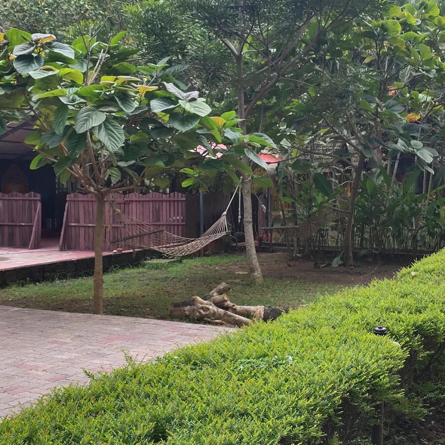 SAVITHRI INN Cottages Varkala Exteriör bild