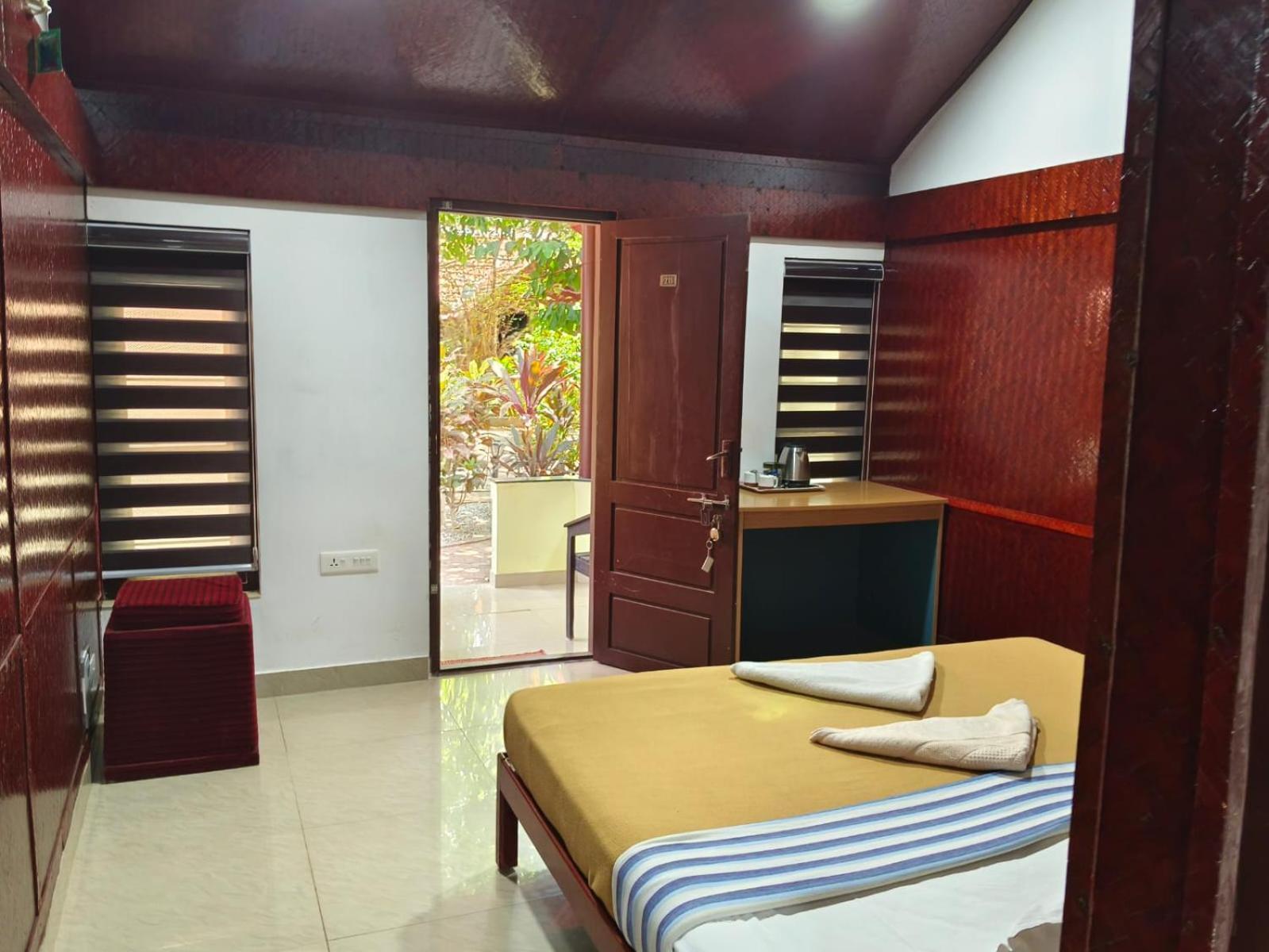 SAVITHRI INN Cottages Varkala Exteriör bild