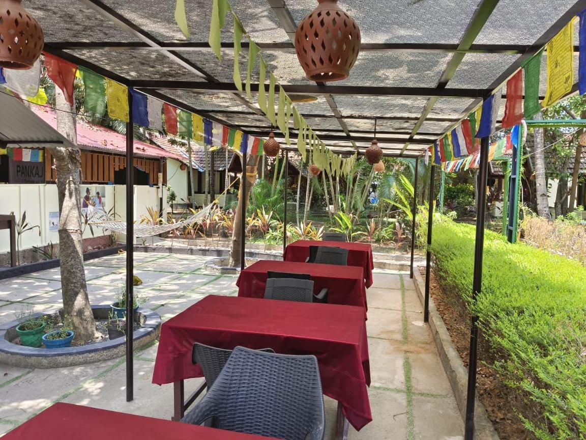 SAVITHRI INN Cottages Varkala Exteriör bild