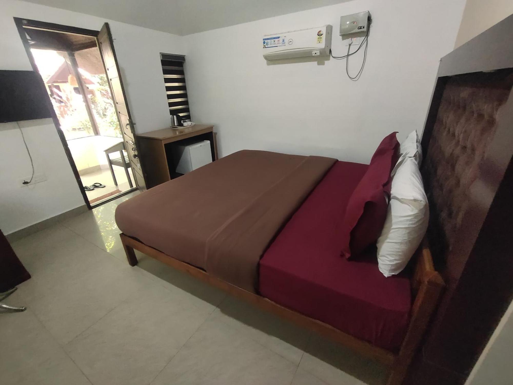 SAVITHRI INN Cottages Varkala Exteriör bild